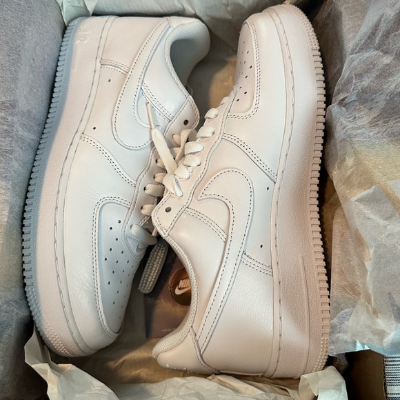 Nike Air Force 1 ‘Color of the Month’ White LIKE NEW - Picture 8 of 13